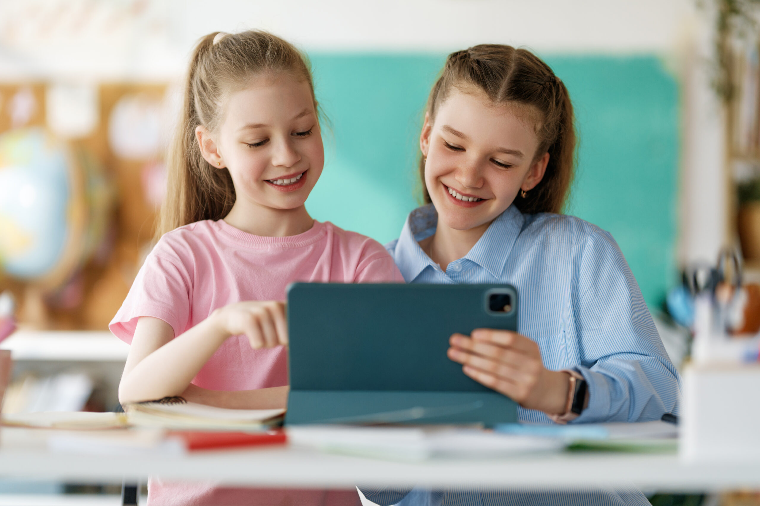 Niñas con APPS Educativas